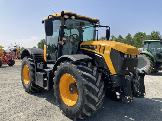 JCB FASTRAC 4220 - Trator: foto 1 JCB FASTRAC 4220 - Trator: foto 1