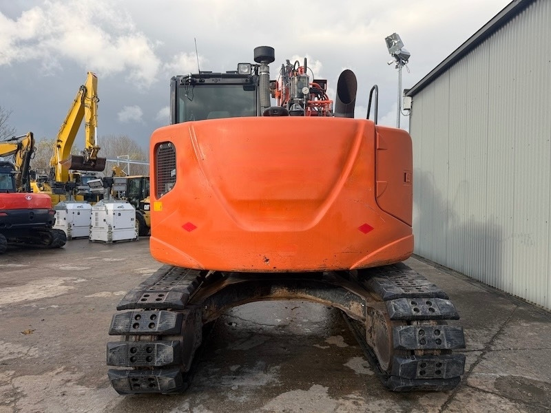 Hitachi ZX 135 US 5-B - Escavadora de rastos: foto 3 Hitachi ZX 135 US 5-B - Escavadora de rastos: foto 3