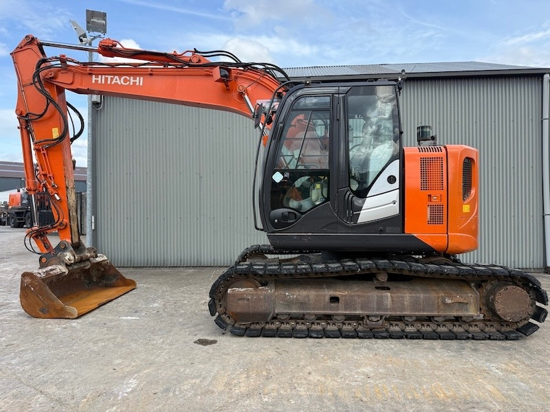 Hitachi ZX 135 US-5B - Escavadora de rastos: foto 1 Hitachi ZX 135 US-5B - Escavadora de rastos: foto 1