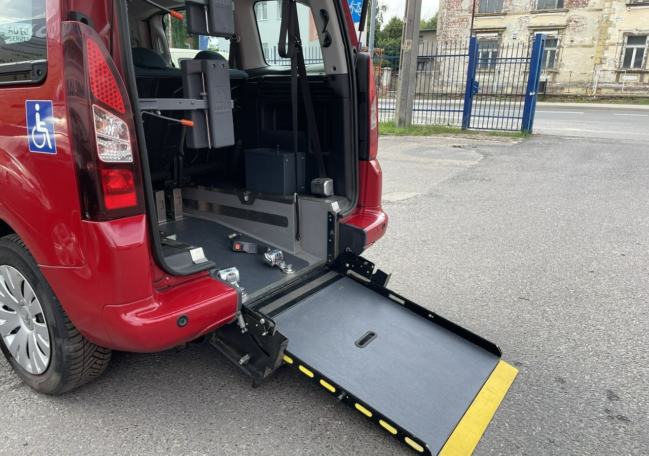 Automóvel Citroen Berlingo II Berlingo 1.6 do przewozu Niepełnosprawnych inwalida rampa 2018: foto 13 Automóvel Citroen Berlingo II Berlingo 1.6 do przewozu Niepełnosprawnych inwalida rampa 2018: foto 13