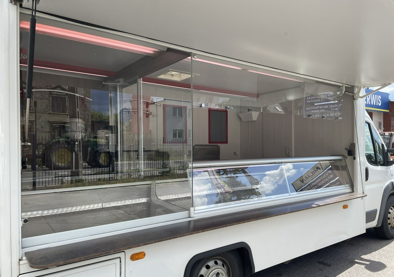 Fiat Ducato Autosklep Gastronomiczny Food Truck Foodtruck sklep W-zasil 2015 - Food truck: foto 3 Fiat Ducato Autosklep Gastronomiczny Food Truck Foodtruck sklep W-zasil 2015 - Food truck: foto 3