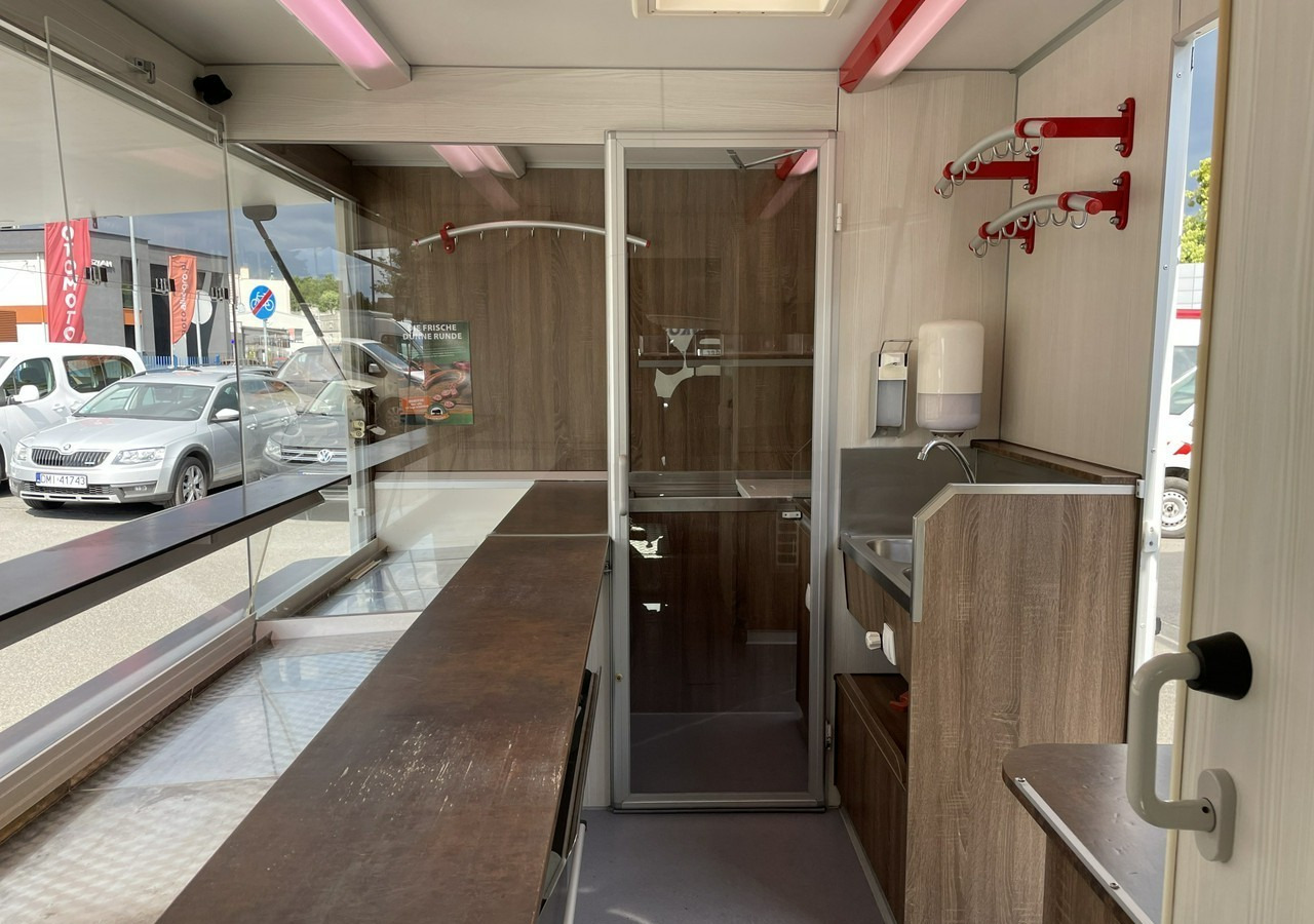 Fiat Ducato Autosklep Gastronomiczny Food Truck Foodtruck sklep W-zasil 2015 - Food truck: foto 5 Fiat Ducato Autosklep Gastronomiczny Food Truck Foodtruck sklep W-zasil 2015 - Food truck: foto 5