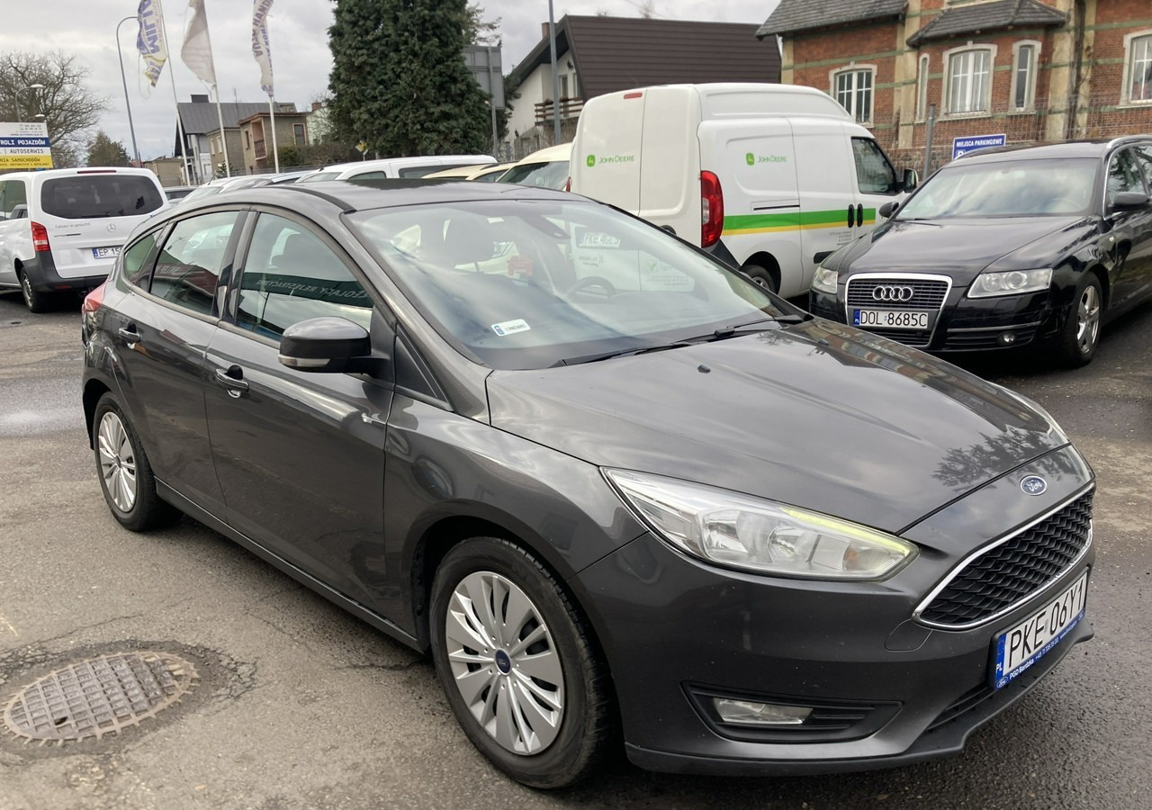 Ford Focus III Focus 1.0 EcoBoost Klima Salon PL 2015 - Hatchback: foto 5 Ford Focus III Focus 1.0 EcoBoost Klima Salon PL 2015 - Hatchback: foto 5