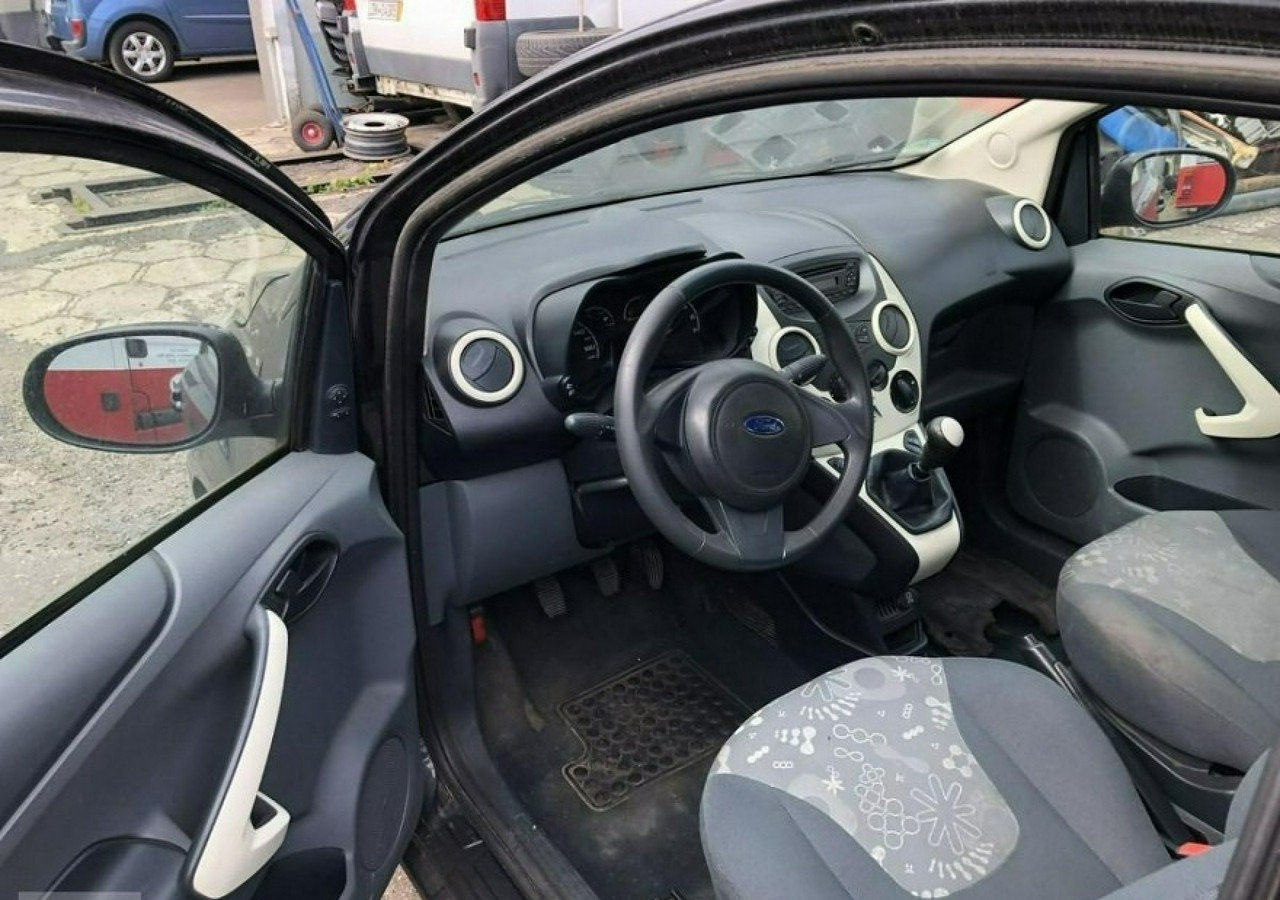 Ford KA II Ford KA 1,3 tdci 75KM 2012 - Automóvel: foto 3 Ford KA II Ford KA 1,3 tdci 75KM 2012 - Automóvel: foto 3