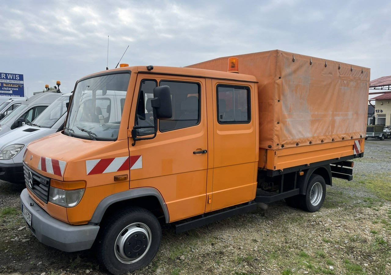 Mercedes-Benz Inny Mercedes-Benz Vario 614 Brygadówka skrzynia plandeka 6-oso doka dokka 2004 - Caminhão com lona: foto 4 Mercedes-Benz Inny Mercedes-Benz Vario 614 Brygadówka skrzynia plandeka 6-oso doka dokka 2004 - Caminhão com lona: foto 4