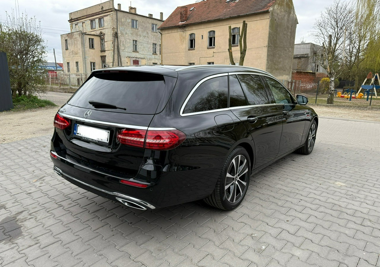 Mercedes-Benz Klasa E E300de EQ-Power Hybrid 50km na prądzie 2.0d 306KM Avantgarde Panoram - Automóvel: foto 4 Mercedes-Benz Klasa E E300de EQ-Power Hybrid 50km na prądzie 2.0d 306KM Avantgarde Panoram - Automóvel: foto 4