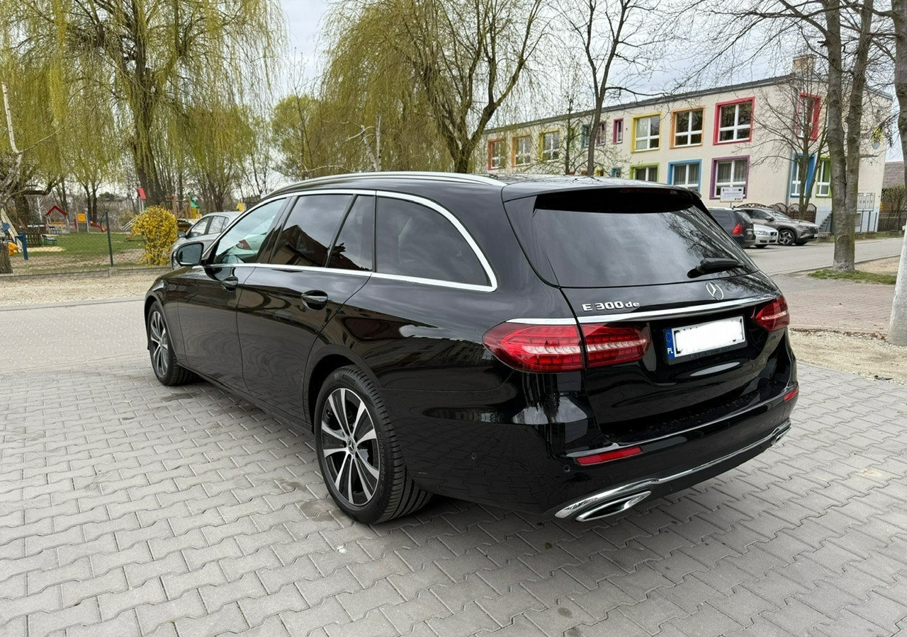 Mercedes-Benz Klasa E E300de EQ-Power Hybrid 50km na prądzie 2.0d 306KM Avantgarde Panoram - Automóvel: foto 3 Mercedes-Benz Klasa E E300de EQ-Power Hybrid 50km na prądzie 2.0d 306KM Avantgarde Panoram - Automóvel: foto 3