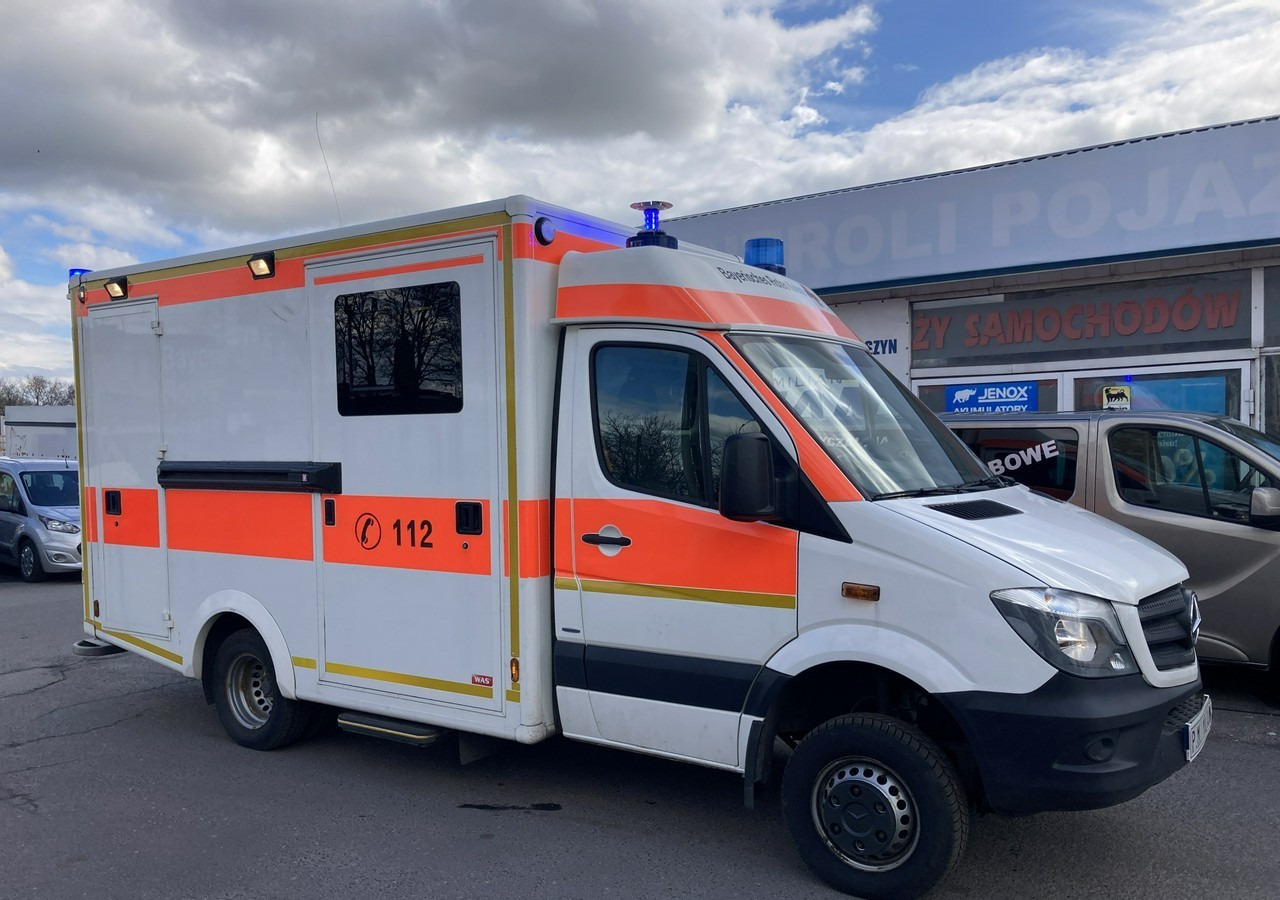 Mercedes-Benz Sprinter Sprinter 519 Karetka 4X4 Ambulans MODEL 2017 - Ambulância: foto 4 Mercedes-Benz Sprinter Sprinter 519 Karetka 4X4 Ambulans MODEL 2017 - Ambulância: foto 4