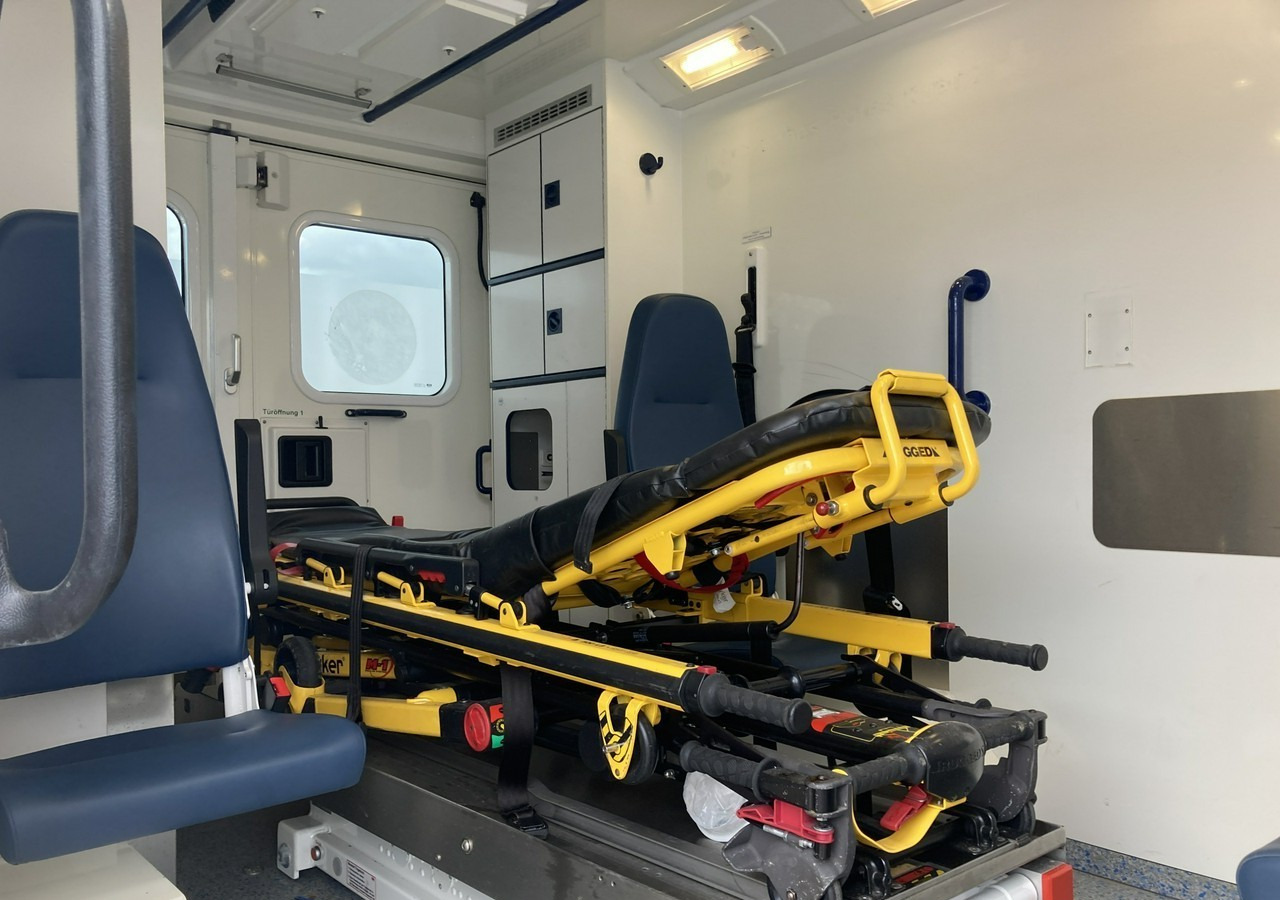 Ambulância Mercedes-Benz Sprinter Sprinter 519 Karetka 4X4 Ambulans MODEL 2017: foto 6