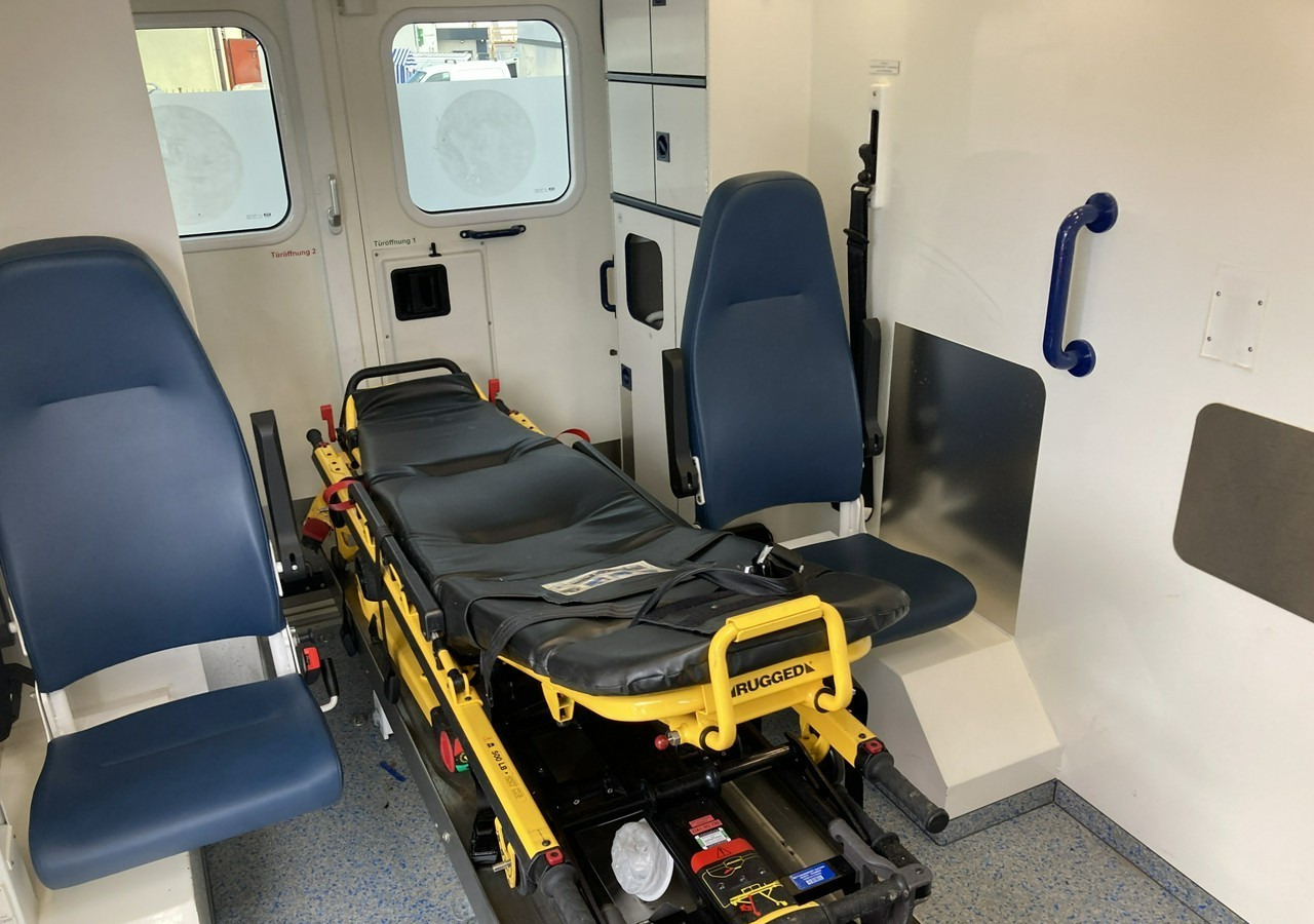 Ambulância Mercedes-Benz Sprinter Sprinter 519 Karetka 4X4 Ambulans MODEL 2017: foto 8