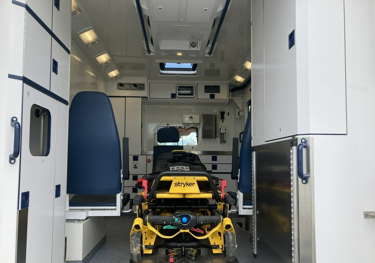 Ambulância Mercedes-Benz Sprinter Sprinter 519 Karetka 4X4 Ambulans MODEL 2017: foto 12