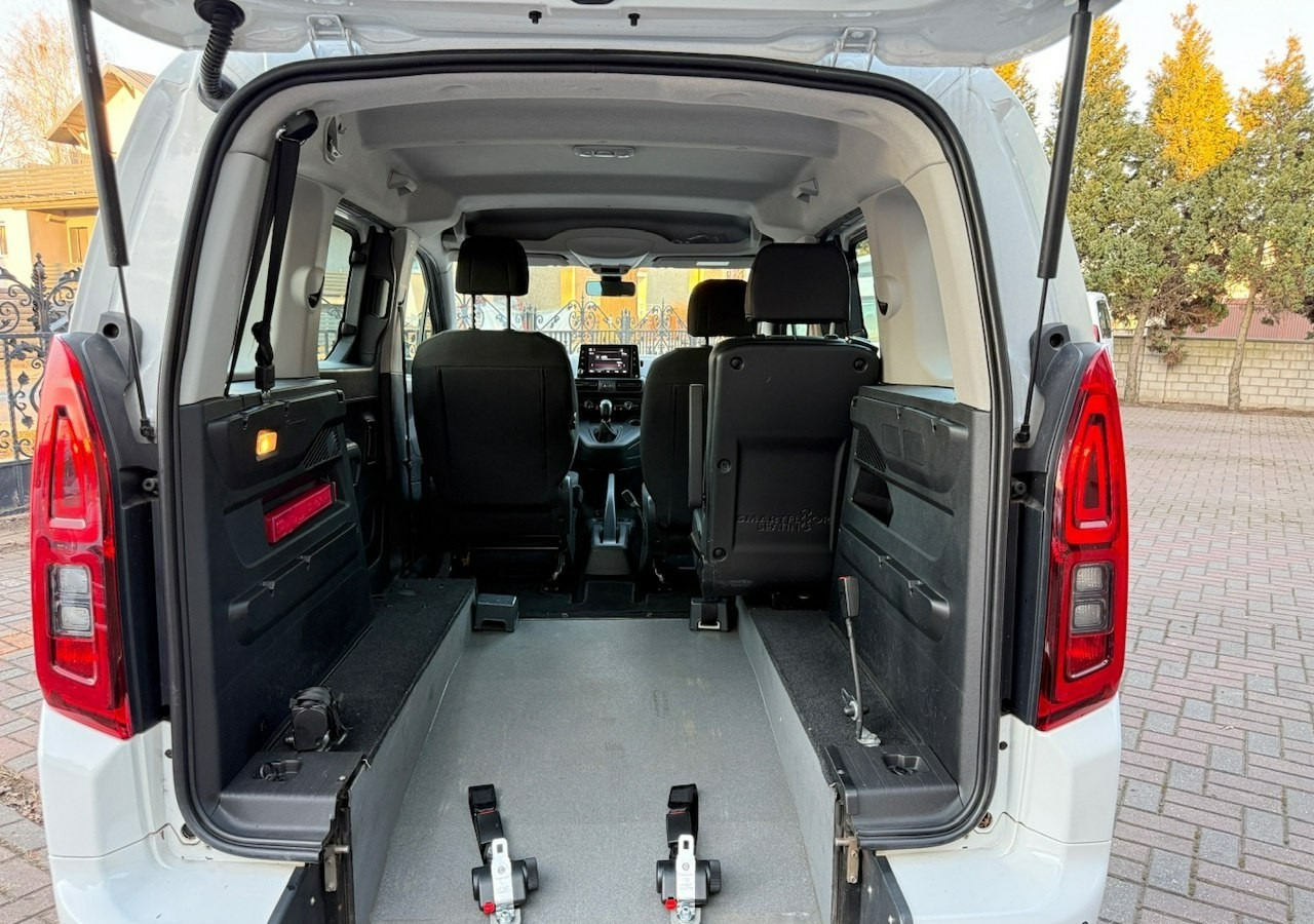 Opel Combo IV Combo Life Combo do przewozu Niepełnosprawnych inwalida rampa Model 2021 - Automóvel: foto 4 Opel Combo IV Combo Life Combo do przewozu Niepełnosprawnych inwalida rampa Model 2021 - Automóvel: foto 4