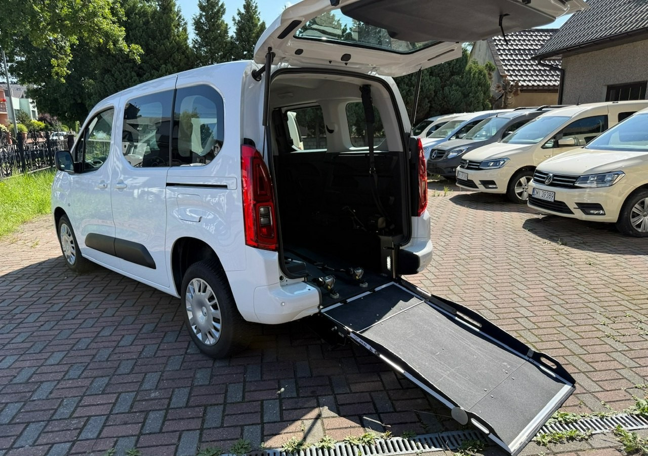 Opel Combo IV Opel Combo Life Niepełnosprawnych inwalida Rampa 32105 km Model 2022 - Automóvel: foto 3 Opel Combo IV Opel Combo Life Niepełnosprawnych inwalida Rampa 32105 km Model 2022 - Automóvel: foto 3