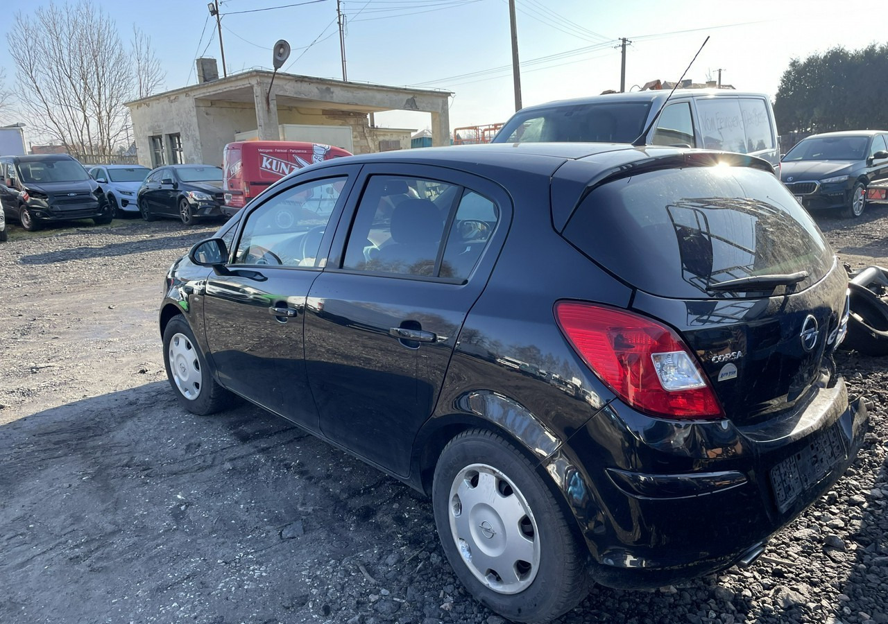 Opel Corsa D Corsa 1.4-87 KM Klima 2011 - Hatchback: foto 5 Opel Corsa D Corsa 1.4-87 KM Klima 2011 - Hatchback: foto 5