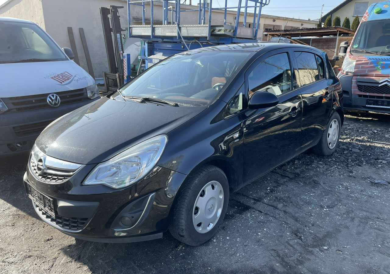 Opel Corsa D Corsa 1.4-87 KM Klima 2011 - Hatchback: foto 2 Opel Corsa D Corsa 1.4-87 KM Klima 2011 - Hatchback: foto 2