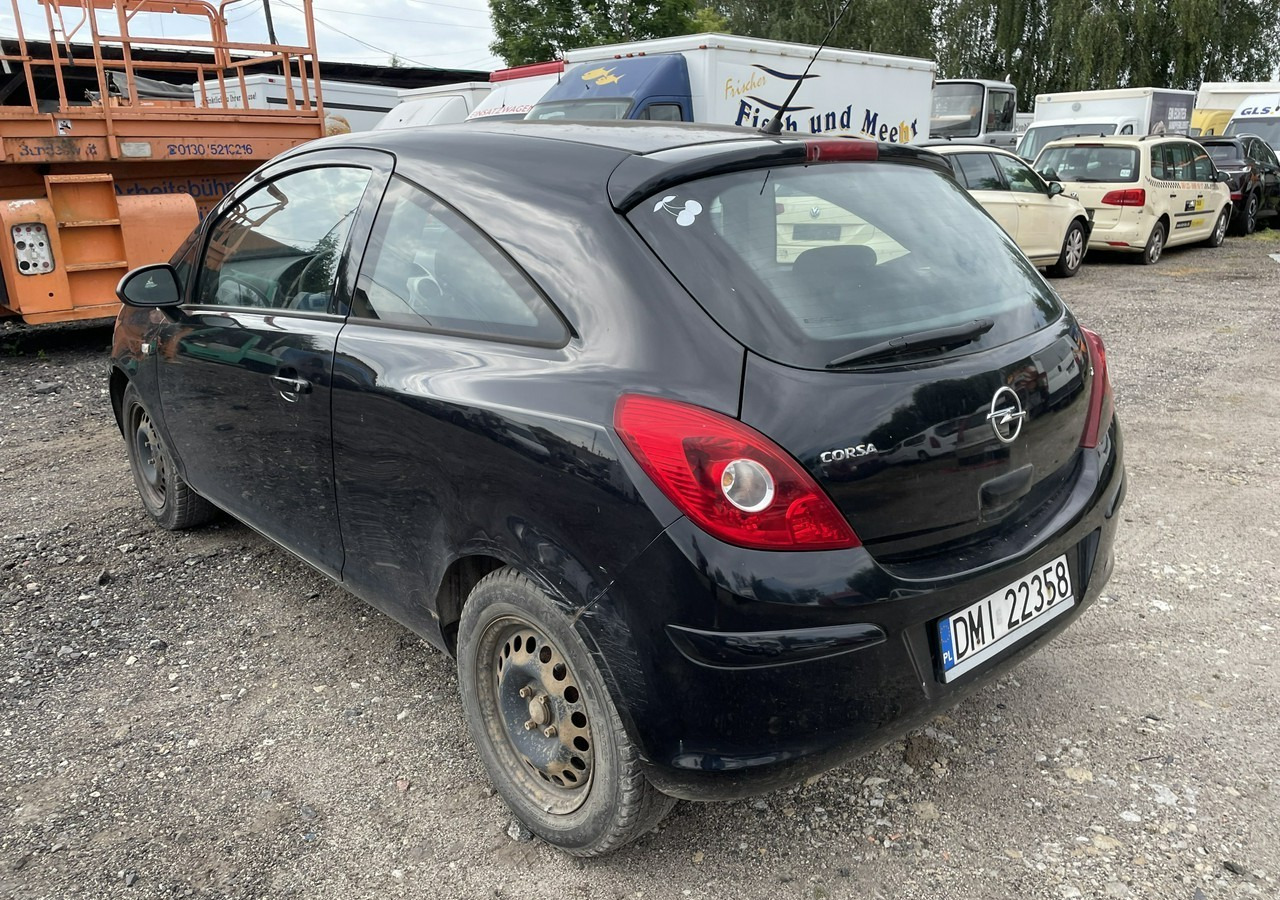 Opel Corsa D Opel Corsa 1,2-16V 80KM Klima 2008 - Hatchback: foto 4 Opel Corsa D Opel Corsa 1,2-16V 80KM Klima 2008 - Hatchback: foto 4
