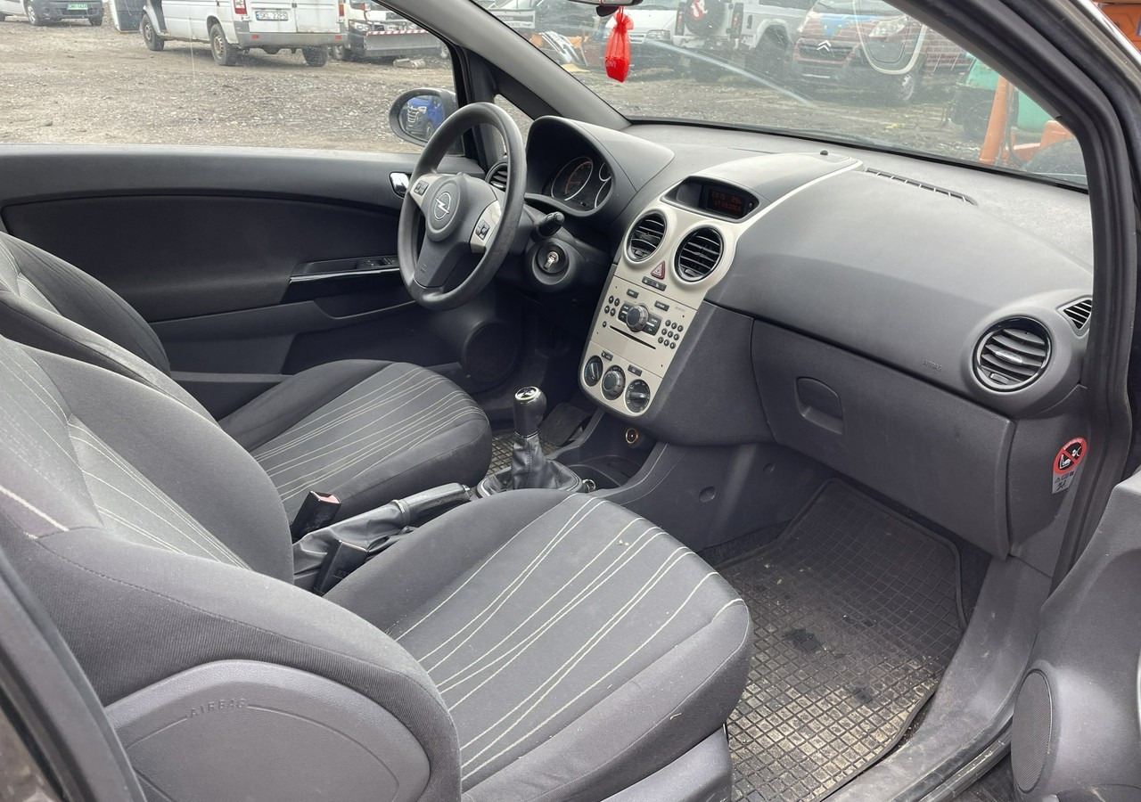 Opel Corsa D Opel Corsa 1,2-16V 80KM Klima 2008 - Hatchback: foto 2 Opel Corsa D Opel Corsa 1,2-16V 80KM Klima 2008 - Hatchback: foto 2