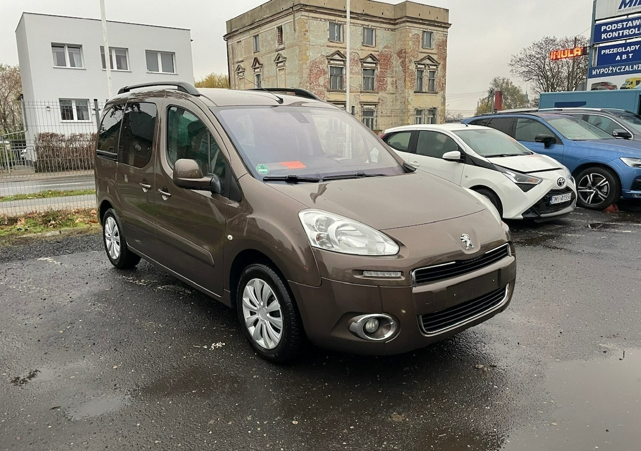 Carro perua Peugeot Partner II Peugeot Partner Tepee 1.6 VTi 120KM Family Model 2013: foto 6