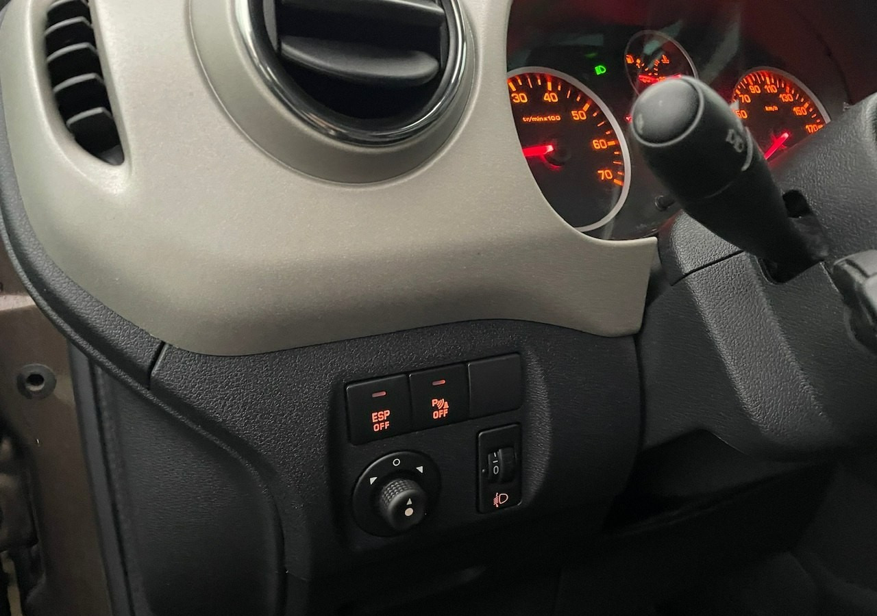 Carro perua Peugeot Partner II Peugeot Partner Tepee 1.6 VTi 120KM Family Model 2013: foto 15