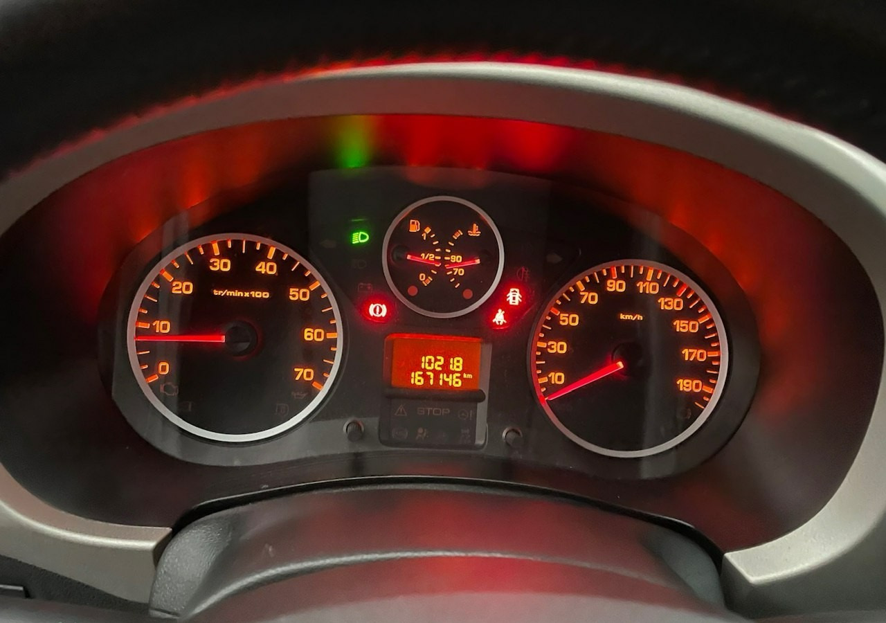 Carro perua Peugeot Partner II Peugeot Partner Tepee 1.6 VTi 120KM Family Model 2013: foto 13