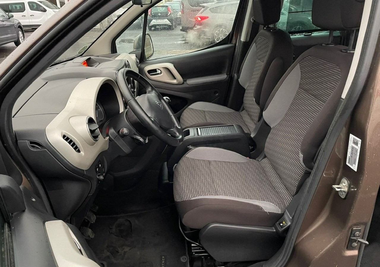 Carro perua Peugeot Partner II Peugeot Partner Tepee 1.6 VTi 120KM Family Model 2013: foto 10