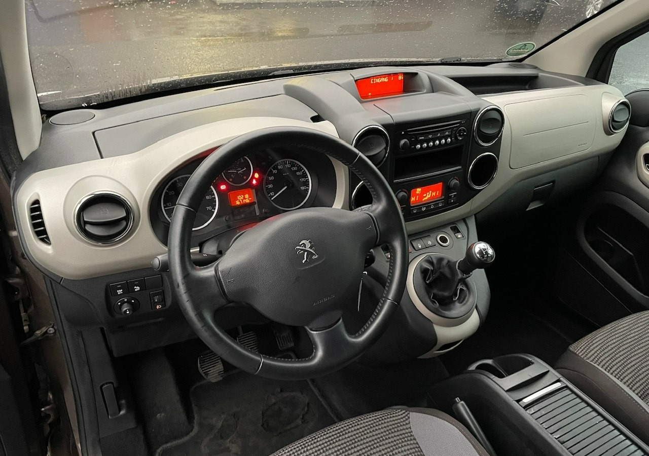 Carro perua Peugeot Partner II Peugeot Partner Tepee 1.6 VTi 120KM Family Model 2013: foto 11