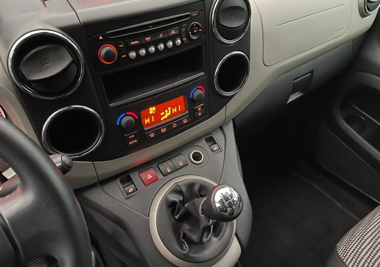 Carro perua Peugeot Partner II Peugeot Partner Tepee 1.6 VTi 120KM Family Model 2013: foto 14