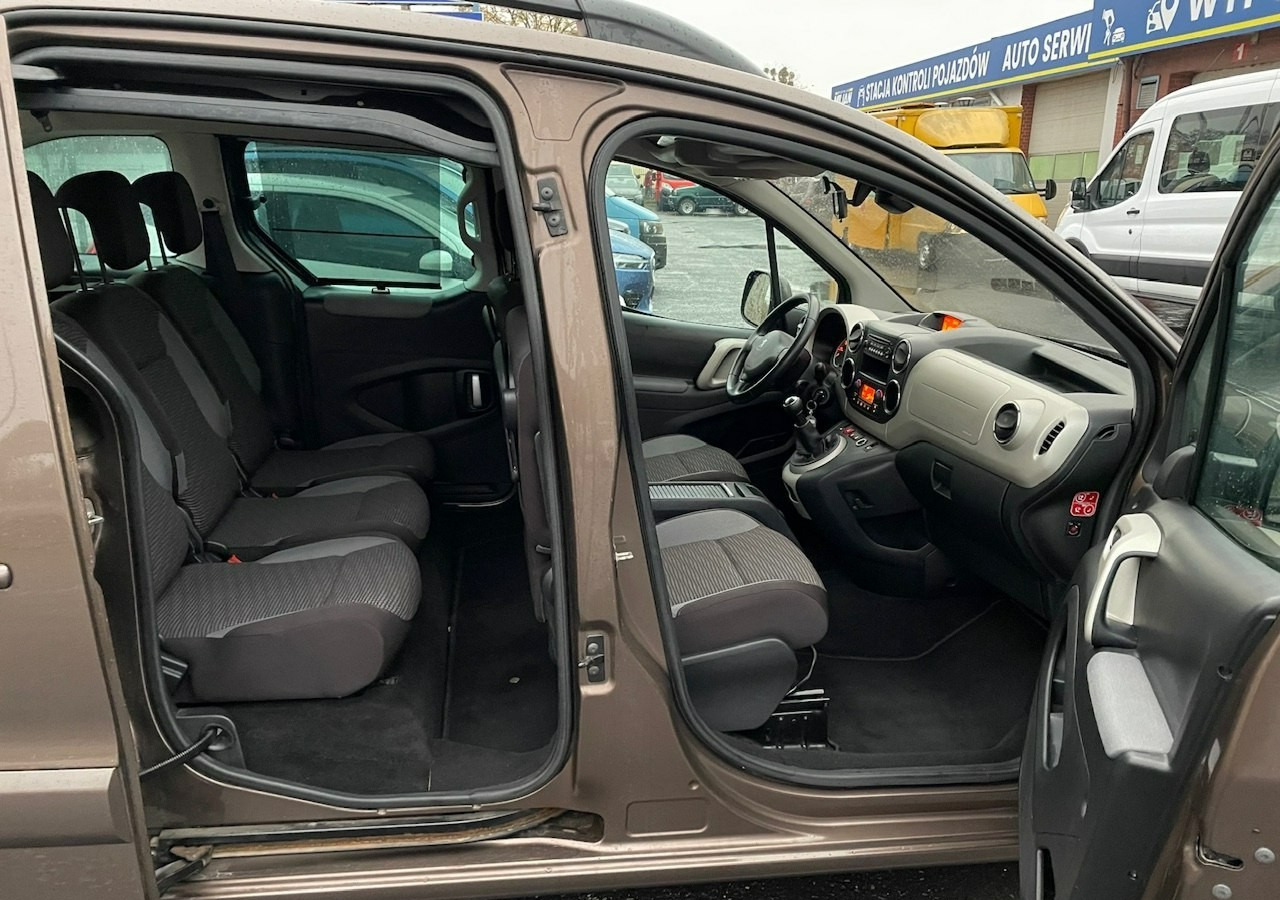 Carro perua Peugeot Partner II Peugeot Partner Tepee 1.6 VTi 120KM Family Model 2013: foto 17
