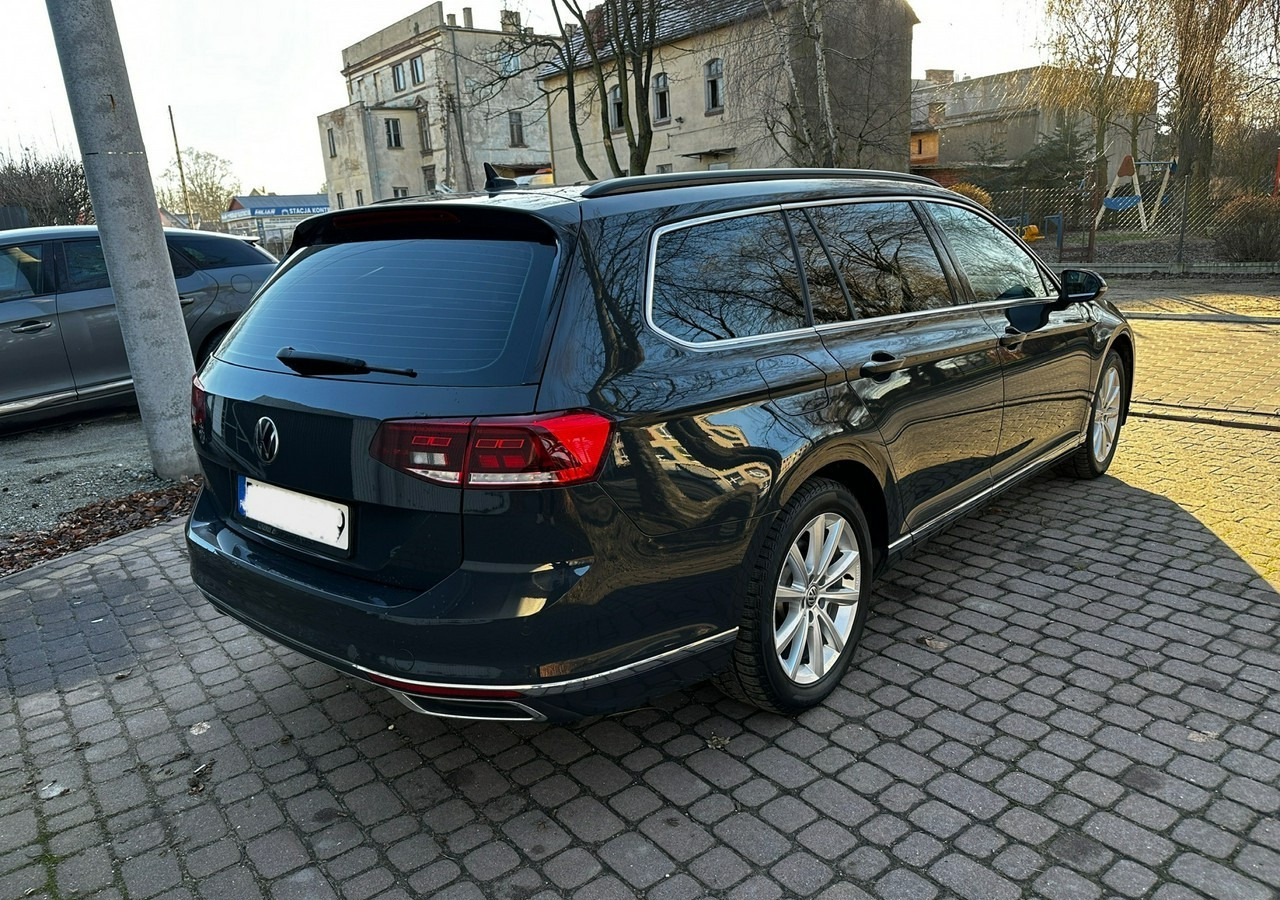 Volkswagen Passat B8 GTE 1.4TSI 218KM Hybryda Plug-in zasięg 50km Panorama*Navi*Skóra*FV2 - Automóvel: foto 5 Volkswagen Passat B8 GTE 1.4TSI 218KM Hybryda Plug-in zasięg 50km Panorama*Navi*Skóra*FV2 - Automóvel: foto 5