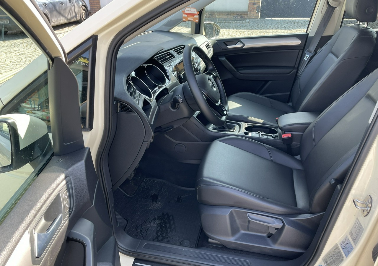 Volkswagen Touran III 2.0 TDI DSG Automat 7osobowy 2020 - Automóvel: foto 5 Volkswagen Touran III 2.0 TDI DSG Automat 7osobowy 2020 - Automóvel: foto 5