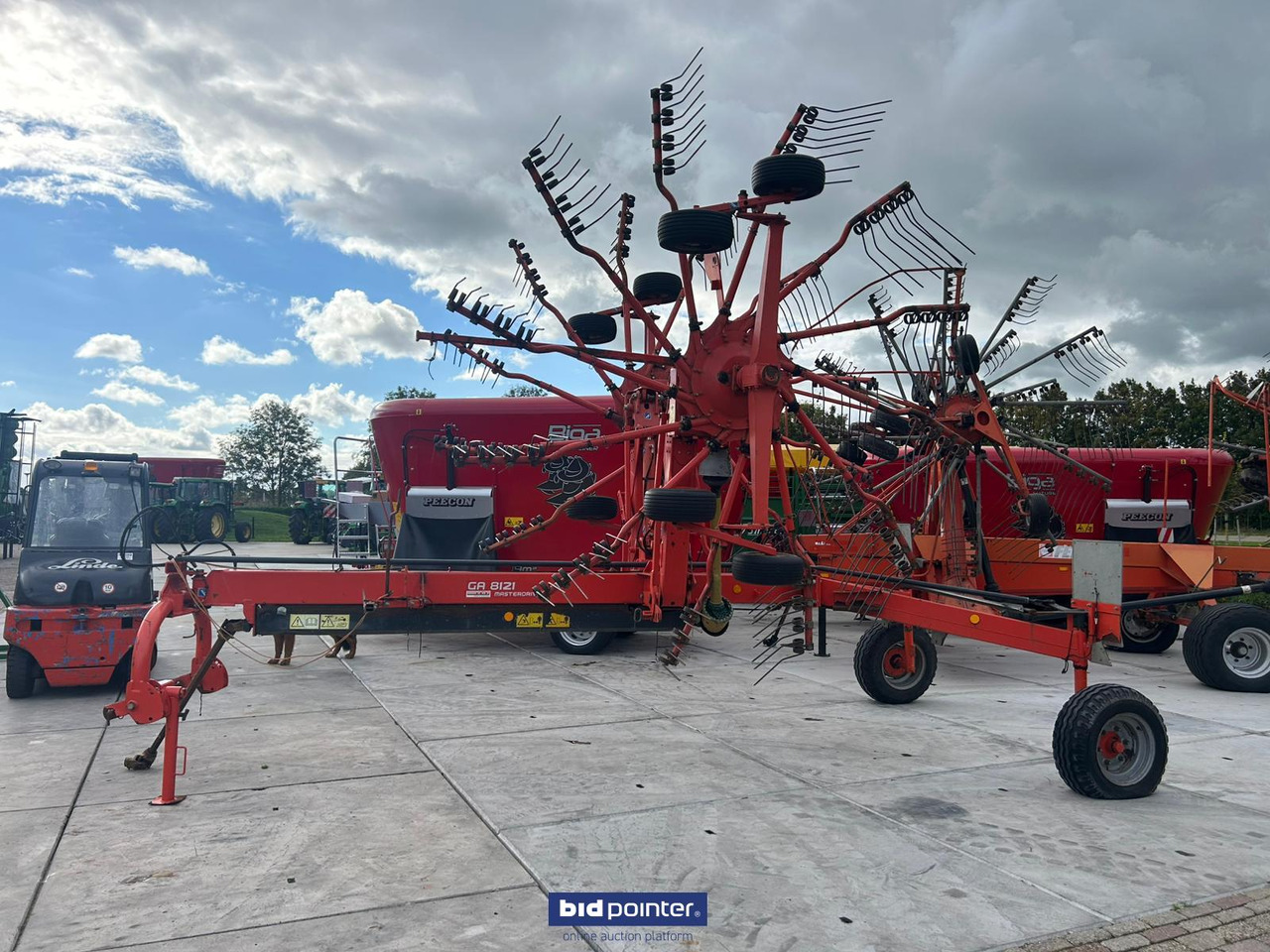 Kuhn GA8121 - Ancinho enleirador: foto 3 Kuhn GA8121 - Ancinho enleirador: foto 3