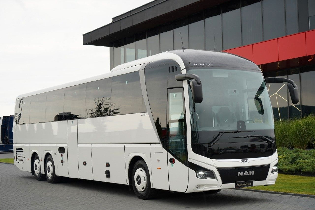 MAN LIONS COACH R08 / EURO 6 / FABRYCZNIE NOWY / DOS - Autocarro: foto 2 MAN LIONS COACH R08 / EURO 6 / FABRYCZNIE NOWY / DOS - Autocarro: foto 2