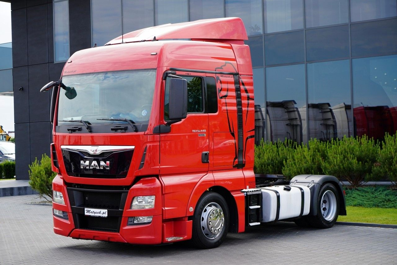 MAN TGX 18.440 / RETARDER / MEGA / LOWDECK / NAVI - Tractor: foto 2 MAN TGX 18.440 / RETARDER / MEGA / LOWDECK / NAVI - Tractor: foto 2
