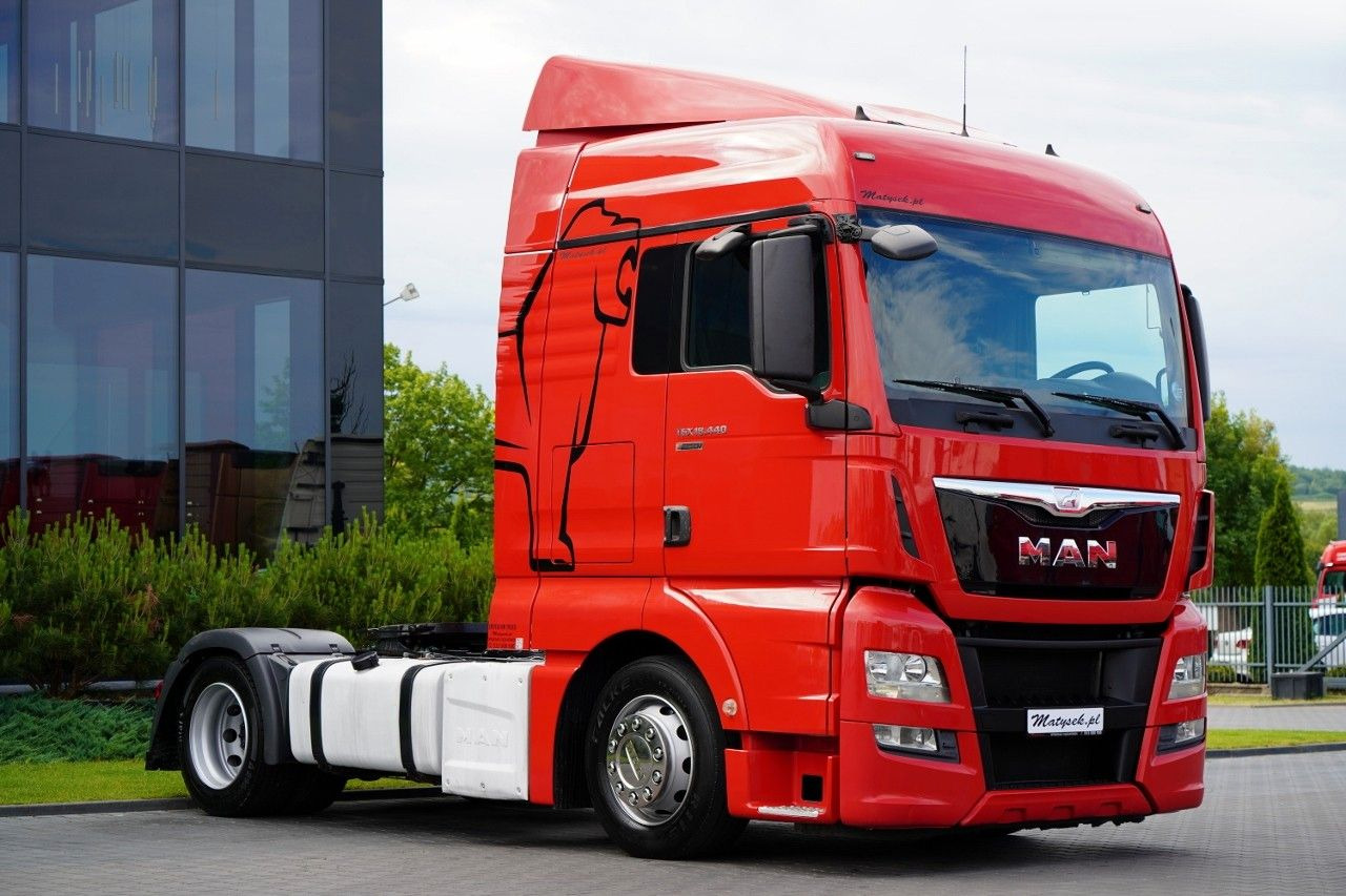 MAN TGX 18.440 / RETARDER / MEGA / LOWDECK / NAVI - Tractor: foto 1 MAN TGX 18.440 / RETARDER / MEGA / LOWDECK / NAVI - Tractor: foto 1