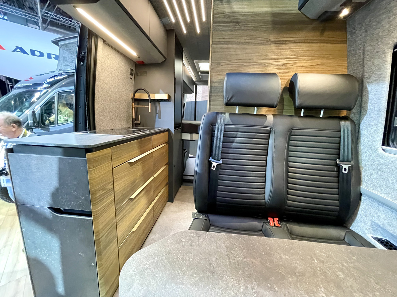 ADRIA Super Twin 700 SGX - Campervan: foto 4 ADRIA Super Twin 700 SGX - Campervan: foto 4