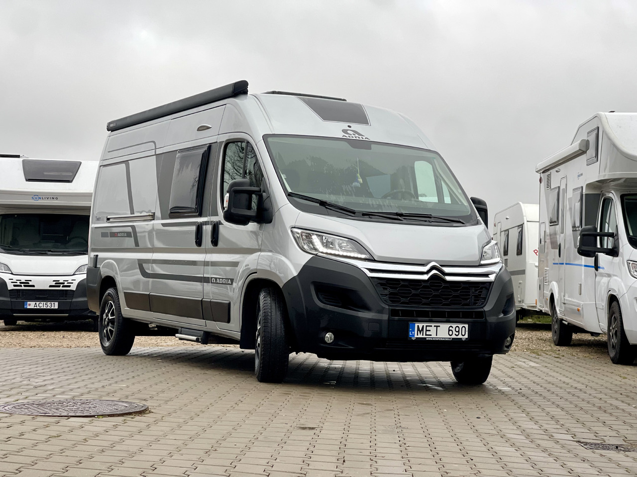 ADRIA Twin axess 600SP Family - Campervan: foto 1 ADRIA Twin axess 600SP Family - Campervan: foto 1