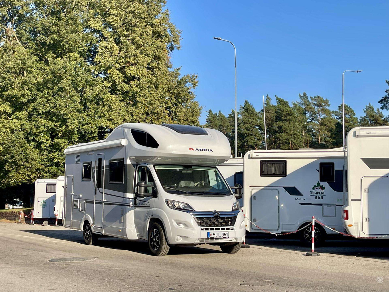 Adria Coral XL 650DK - Autocaravana capucine: foto 1 Adria Coral XL 650DK - Autocaravana capucine: foto 1