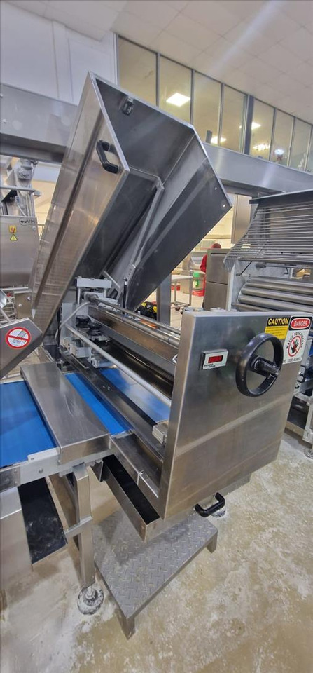 Rondo Laminazione pastry sheeting line - Máquina de padaria: foto 4 Rondo Laminazione pastry sheeting line - Máquina de padaria: foto 4