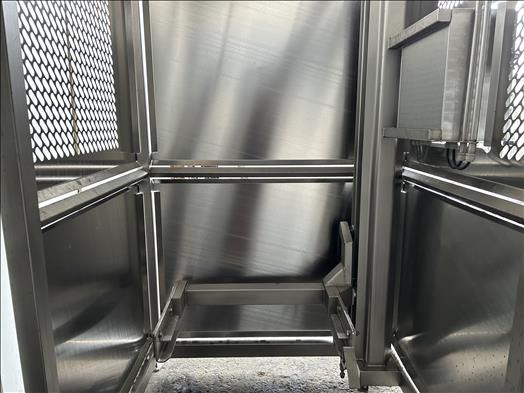 Syspal Totebin hoist - Equipamento de processamento de alimentos: foto 4 Syspal Totebin hoist - Equipamento de processamento de alimentos: foto 4