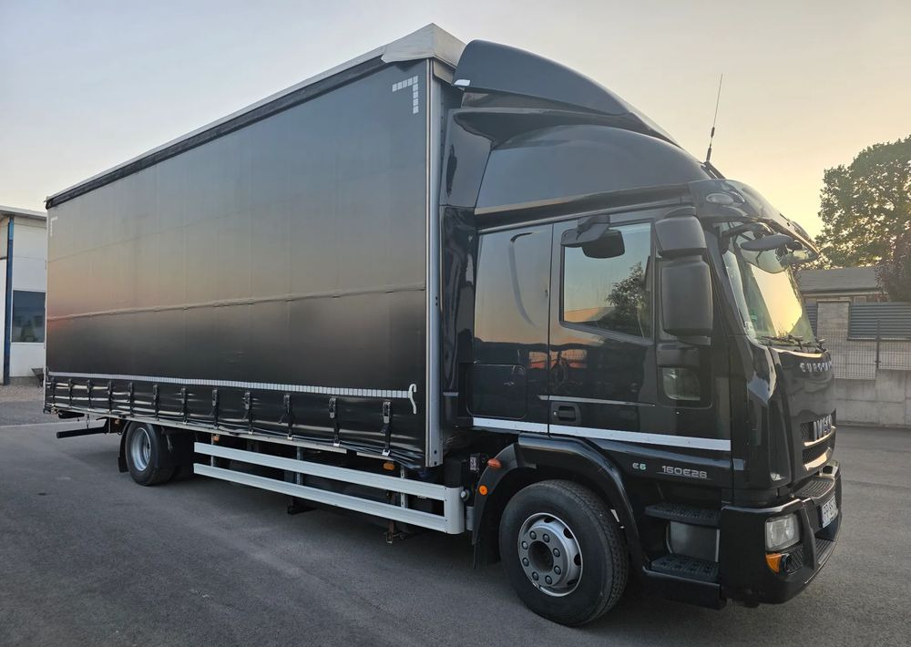 Iveco EUROCARGO 160E28 19 PAL. / FIRANKA / MANUAL / - Caminhão com lona: foto 2 Iveco EUROCARGO 160E28 19 PAL. / FIRANKA / MANUAL / - Caminhão com lona: foto 2