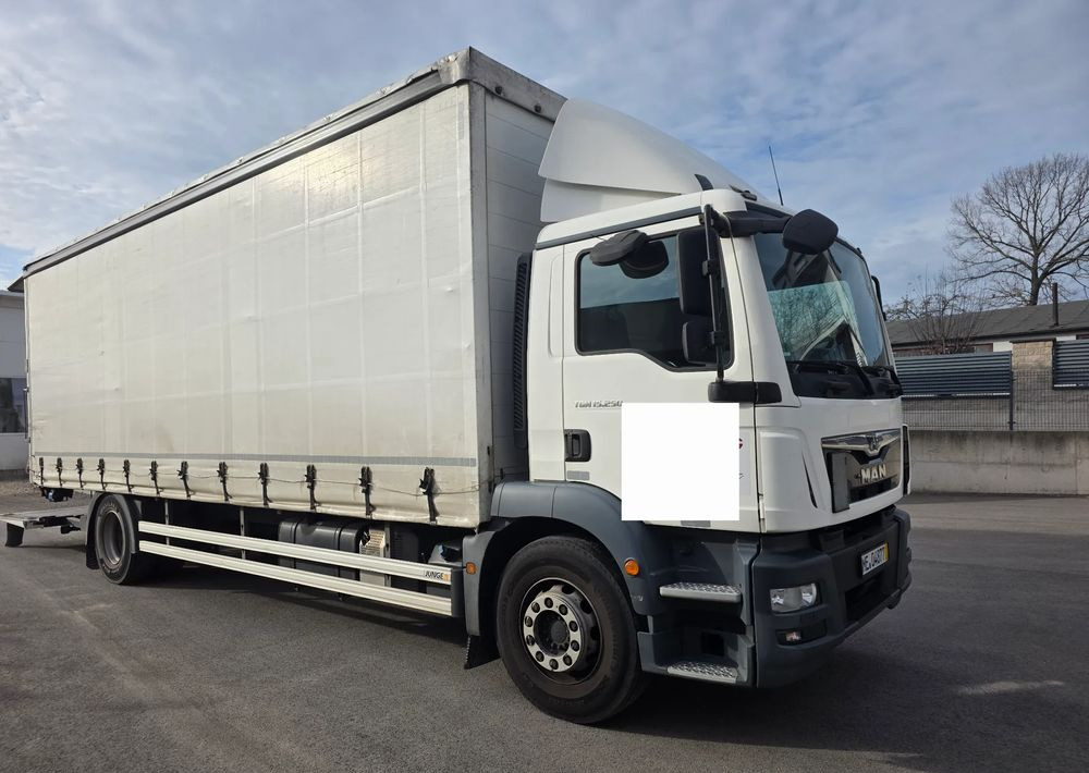 MAN TGM 15.250 /18.250 /FIRANKA / RAMA DO ZABUDOWY / WYWROTKA / HAKOWIEC / MANUALNA - Caminhão com lona: foto 2 MAN TGM 15.250 /18.250 /FIRANKA / RAMA DO ZABUDOWY / WYWROTKA / HAKOWIEC / MANUALNA - Caminhão com lona: foto 2