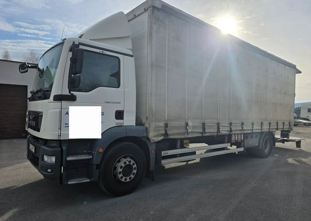 MAN TGM 15.250 /18.250 /FIRANKA / RAMA DO ZABUDOWY / WYWROTKA / HAKOWIEC / MANUALNA - Caminhão com lona: foto 1 MAN TGM 15.250 /18.250 /FIRANKA / RAMA DO ZABUDOWY / WYWROTKA / HAKOWIEC / MANUALNA - Caminhão com lona: foto 1