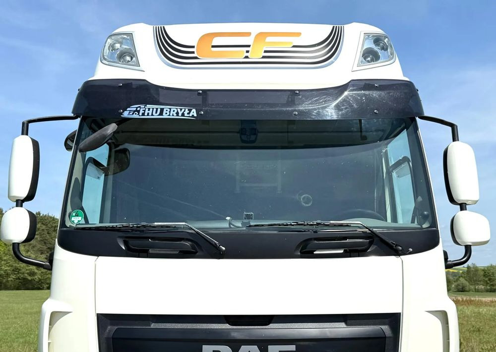 DAF CF 330/10.2017/KONTENER/IZOTERMA/WINDA/18 PALET/E6/NISKI PRZEBIEG/Z NIEMIEC/JAK NOWY/DUŻY SILNIK/ - Caminhão furgão: foto 3 DAF CF 330/10.2017/KONTENER/IZOTERMA/WINDA/18 PALET/E6/NISKI PRZEBIEG/Z NIEMIEC/JAK NOWY/DUŻY SILNIK/ - Caminhão furgão: foto 3