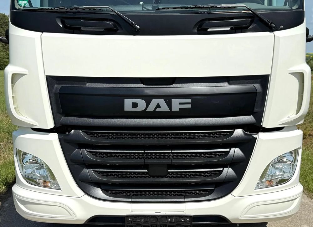 DAF CF 330/10.2017/KONTENER/IZOTERMA/WINDA/18 PALET/E6/NISKI PRZEBIEG/Z NIEMIEC/JAK NOWY/DUŻY SILNIK/ - Caminhão furgão: foto 4 DAF CF 330/10.2017/KONTENER/IZOTERMA/WINDA/18 PALET/E6/NISKI PRZEBIEG/Z NIEMIEC/JAK NOWY/DUŻY SILNIK/ - Caminhão furgão: foto 4