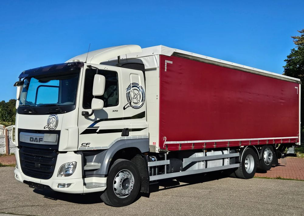 DAF CF370/410/BURTO-FIRANKA/RETARDER/WINDA/OŚ SKRĘTNA-PODNOSZONA/E6/SPROWADZONY/20PALET/BURTO-FIRANKA - Caminhão com lona: foto 1 DAF CF370/410/BURTO-FIRANKA/RETARDER/WINDA/OŚ SKRĘTNA-PODNOSZONA/E6/SPROWADZONY/20PALET/BURTO-FIRANKA - Caminhão com lona: foto 1
