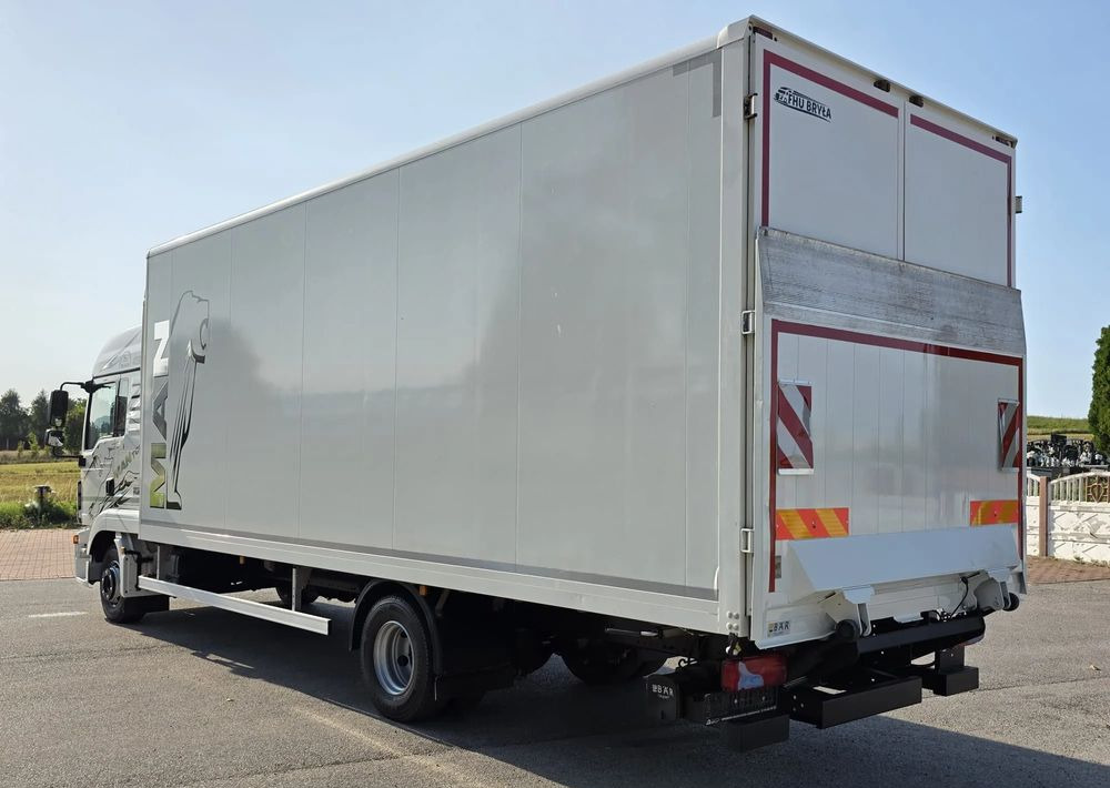 MAN TGL 12.250 / KONTENER / IZOTERMA / WINDA / 2019R / EURO 6 / PEŁEN SERWIS / 6 TON ŁADOWNOŚĆ / SPROWADZONY / ZADBANY / JAK NOWY / KSIĄŻKA SERWISOWA / E6 / 17 PALET - Caminhão furgão: foto 5 MAN TGL 12.250 / KONTENER / IZOTERMA / WINDA / 2019R / EURO 6 / PEŁEN SERWIS / 6 TON ŁADOWNOŚĆ / SPROWADZONY / ZADBANY / JAK NOWY / KSIĄŻKA SERWISOWA / E6 / 17 PALET - Caminhão furgão: foto 5