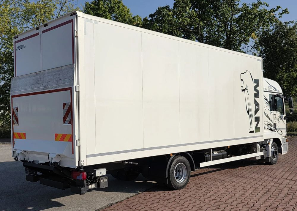 MAN TGL 12.250 / KONTENER / IZOTERMA / WINDA / 2019R / EURO 6 / PEŁEN SERWIS / 6 TON ŁADOWNOŚĆ / SPROWADZONY / ZADBANY / JAK NOWY / KSIĄŻKA SERWISOWA / E6 / 17 PALET - Caminhão furgão: foto 4 MAN TGL 12.250 / KONTENER / IZOTERMA / WINDA / 2019R / EURO 6 / PEŁEN SERWIS / 6 TON ŁADOWNOŚĆ / SPROWADZONY / ZADBANY / JAK NOWY / KSIĄŻKA SERWISOWA / E6 / 17 PALET - Caminhão furgão: foto 4
