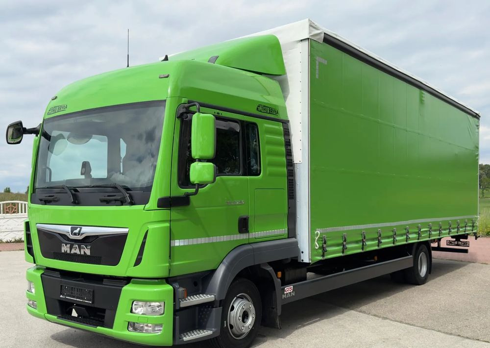 MAN TGL12.250/E6/20PALET/10.2018/SERWISOWANY/NISKI PRZEBIEG/WINDA/FIRANKA//JAK NOWY/SERWISOWANY - Caminhão com lona: foto 1 MAN TGL12.250/E6/20PALET/10.2018/SERWISOWANY/NISKI PRZEBIEG/WINDA/FIRANKA//JAK NOWY/SERWISOWANY - Caminhão com lona: foto 1