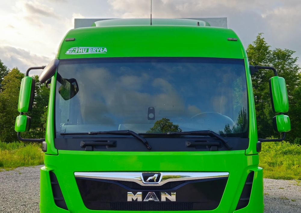 MAN TGL12.250/E6/20PALET/10.2018/SERWISOWANY/NISKI PRZEBIEG/WINDA/FIRANKA//JAK NOWY/SERWISOWANY - Caminhão com lona: foto 4 MAN TGL12.250/E6/20PALET/10.2018/SERWISOWANY/NISKI PRZEBIEG/WINDA/FIRANKA//JAK NOWY/SERWISOWANY - Caminhão com lona: foto 4