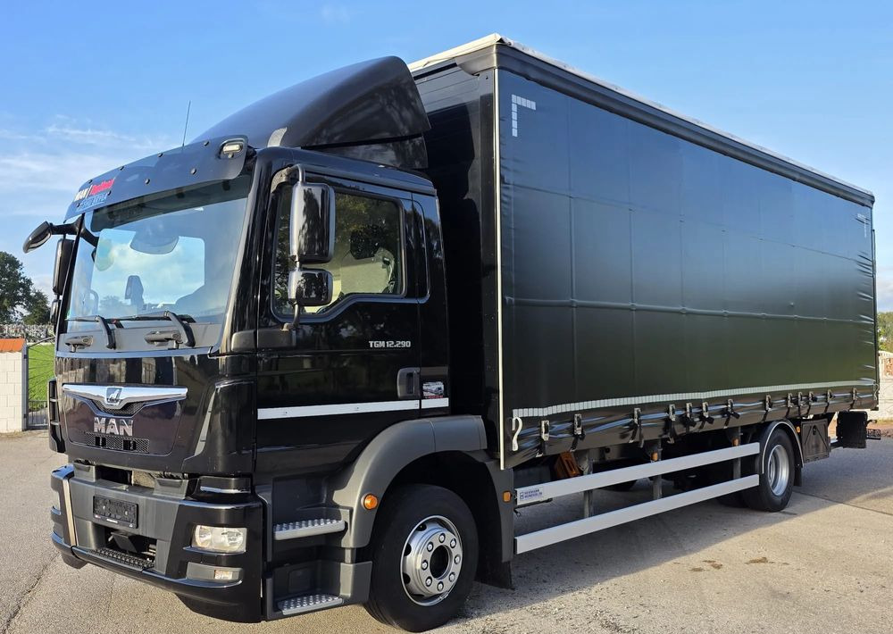 MAN TGM 12.290 / 15.290 / E6/ FIRANKA /BOCZNE DRZWI / BURTO-FIRANKA / 18PALET / WINDA / NISKI PRZEBIEG / 2018/ CAŁY NA PODUSZKACH / SERWISOWANY - Caminhão com lona: foto 1 MAN TGM 12.290 / 15.290 / E6/ FIRANKA /BOCZNE DRZWI / BURTO-FIRANKA / 18PALET / WINDA / NISKI PRZEBIEG / 2018/ CAŁY NA PODUSZKACH / SERWISOWANY - Caminhão com lona: foto 1
